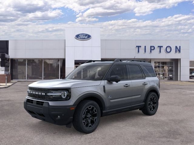 2025 Ford Bronco Sport Outer Banks in Gray Metallic — front three-quarter view